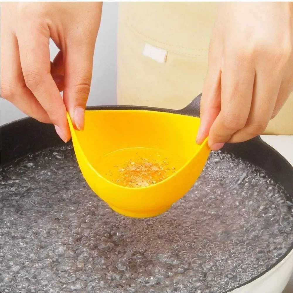 4 pack Non-Stick Silicone Egg Cookers with 1 Oil Brush NEW